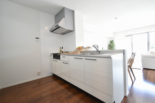 キッチン　※別号室写真（現況を優先いたします）