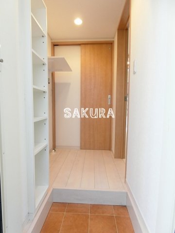 玄関　ゆったりとした玄関スペースです♪