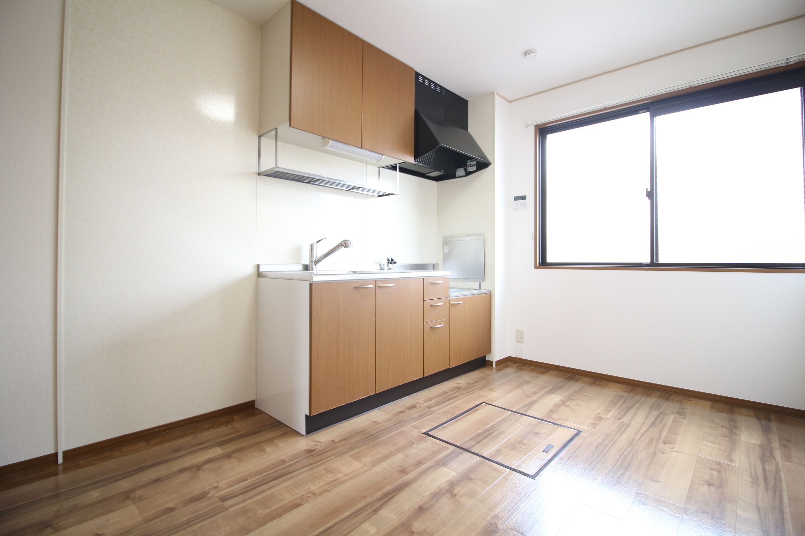 居室・リビング　6帖のクッションフロアダイニングキッチン♪