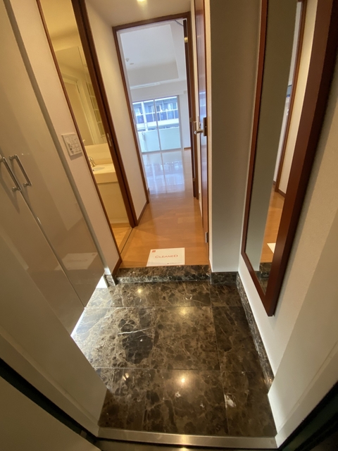 玄関　別部屋の参考画像です