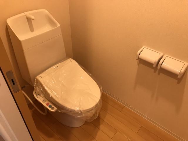 トイレ　清潔感のあるトイレです