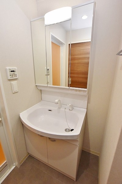 洗面設備　★シャワー付き洗面台★