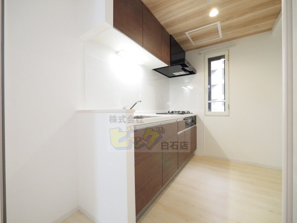 キッチン　人気で使用しやすい独立型システムキッチンです♪