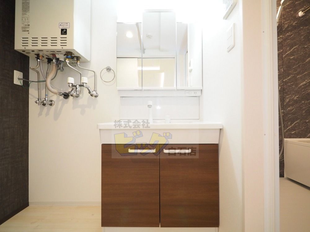 洗面設備　人気の設備シャンプードレッサーを完備しています♪