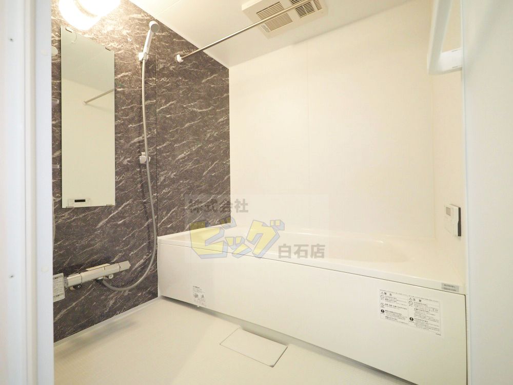 バス・シャワールーム　人気の設備♪一坪バス・追い炊き機能付きです♪