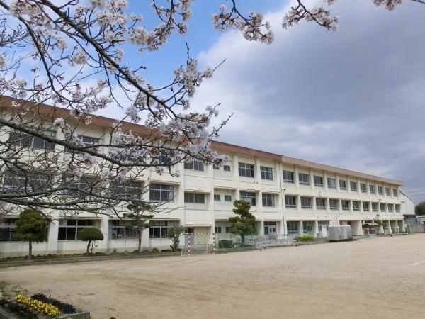 小学校　中央区立常盤小学校（小学校）まで760m