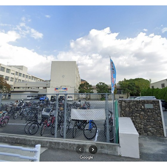 中学校　福岡市立三宅中学校（中学校）まで1972m