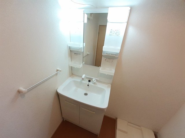 洗面設備　使いやすい洗面所です