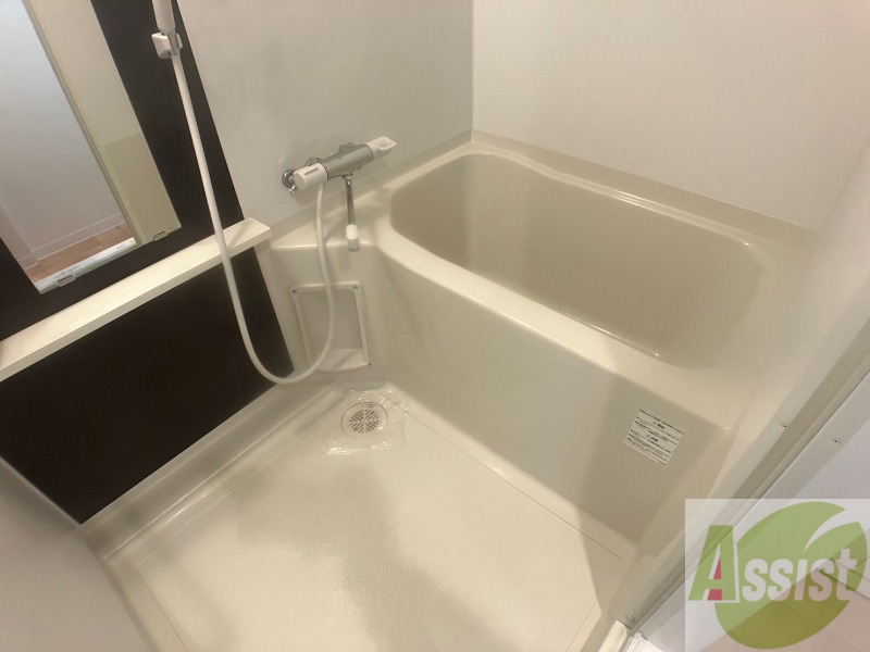 バス・シャワールーム　ユニットバスです。疲れを癒すのに欠かせませんね！