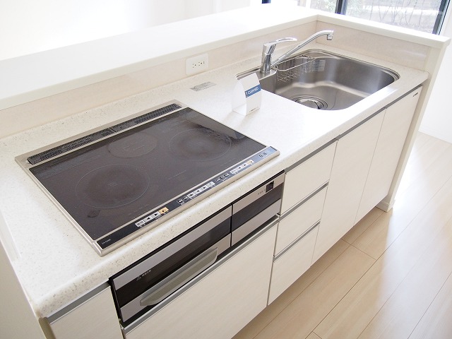 キッチン　別部屋参考写真です♪