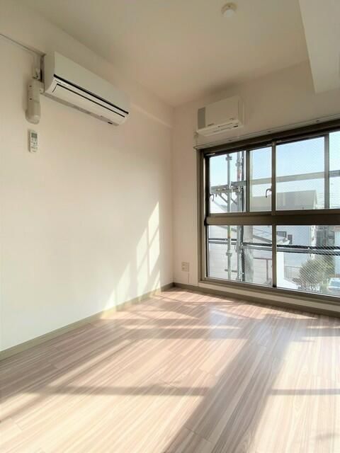 居室・リビング　別号室参考写真