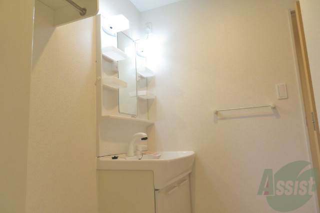 洗面設備　独立洗面台なので、朝の身支度もバッチリです。