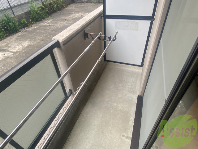 バルコニー　こちらのバルコニーで、洗濯物干しもバッチリです。