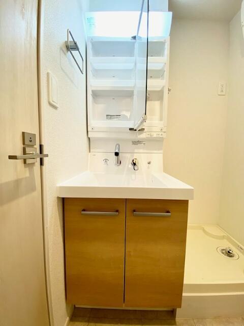 洗面設備　朝の身支度には欠かせない独立洗面化粧台