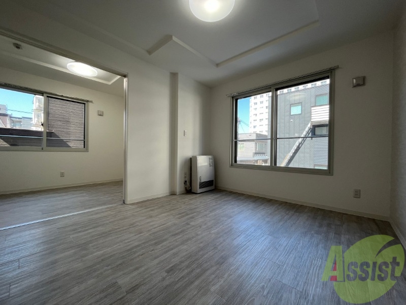 居室・リビング　広くてキレイなお部屋が広がっていて、充実した生活が送れそう。