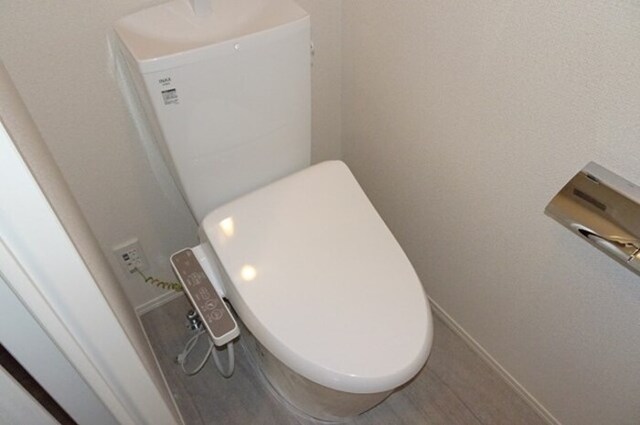 トイレ　温水洗浄暖房便座