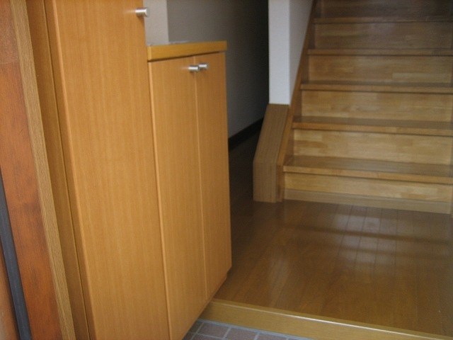 玄関　写真は101号室です（参考）