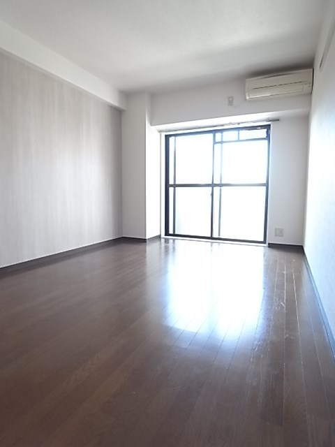 居室・リビング　居間です