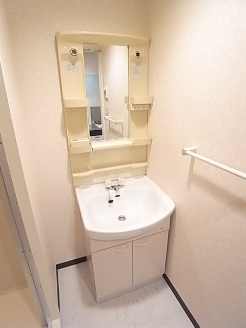 洗面設備　忙しい朝には欠かせない洗面所です