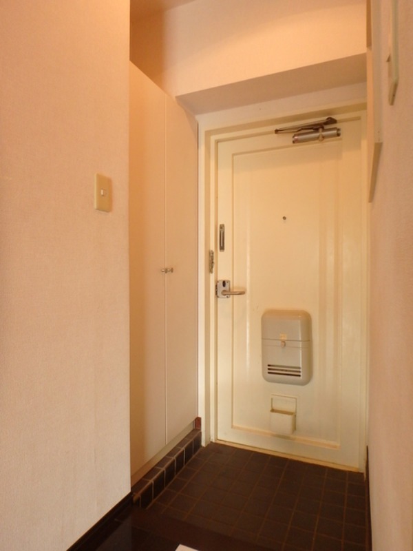 玄関　図面と現状に相違がある場合には現状を優先