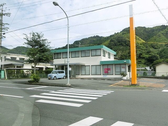 銀行　しずおか焼津信用金庫（銀行）まで350m