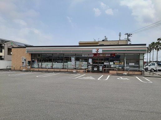 コンビニ　セブンイレブン桃の木店（コンビニ）まで800m