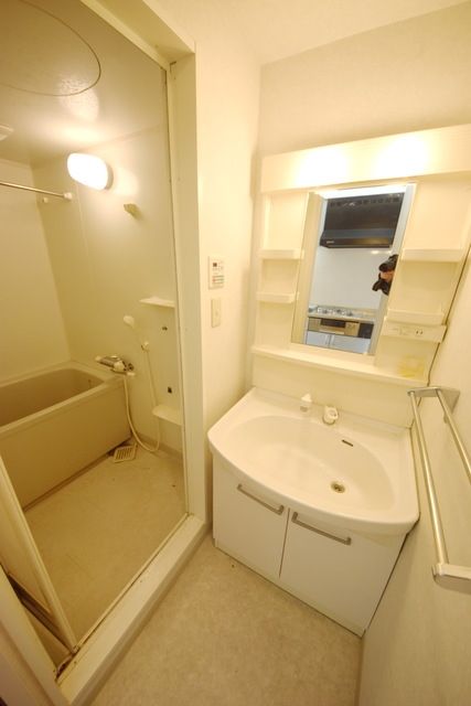 洗面設備　お部屋探しは株式会社　タウンハウジング　までお気軽にお問合…