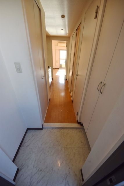 玄関　お部屋探しは株式会社　タウンハウジング　までお気軽にお問合…