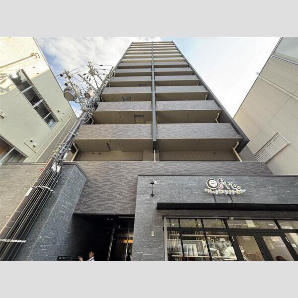 建物外観　オートロック付きで安心！宅配BOX付きで便利！