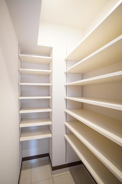 玄関　下駄箱もしっかりついてます！