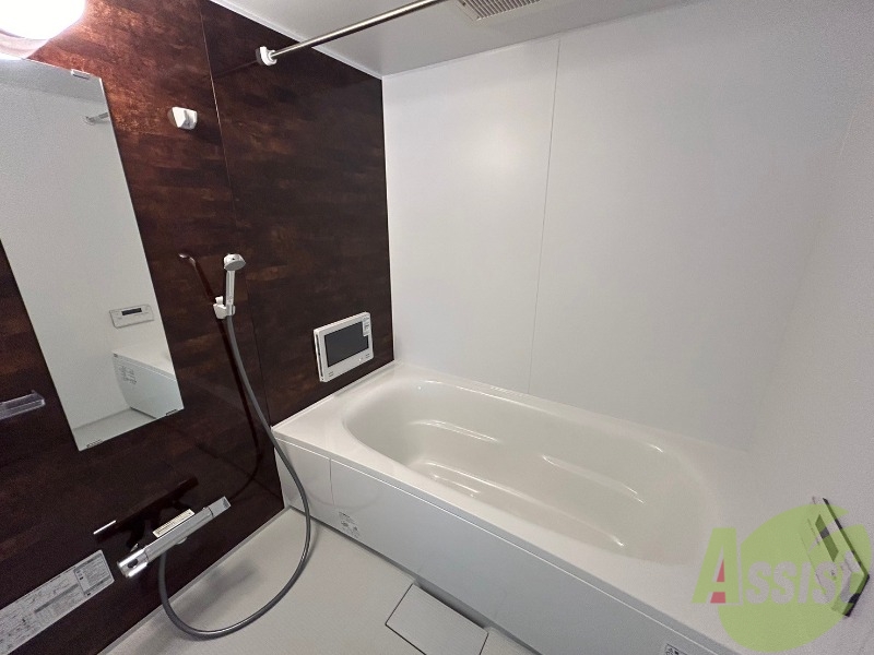 バス・シャワールーム　お風呂になります。一日の疲れを癒してくださいね。