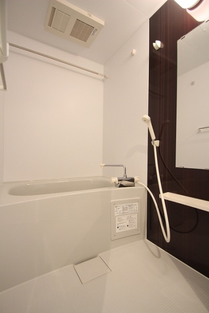 バス・シャワールーム　同物件、別号室のものです。