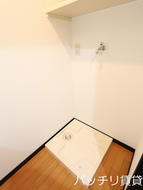 洗面設備　写真は別号室の為、現状優先になります。