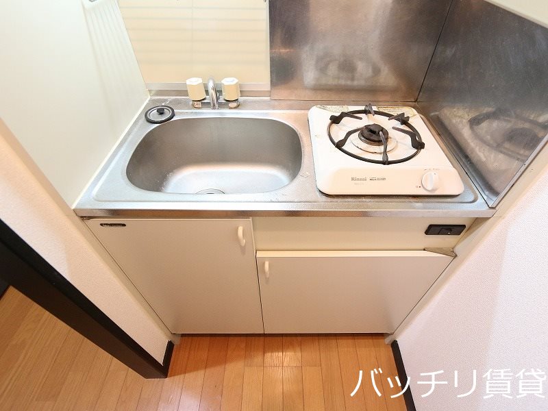 キッチン　写真は別号室の為、現状優先になります。