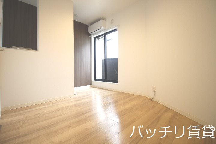 居室・リビング　同物件別号室の為、現状優先