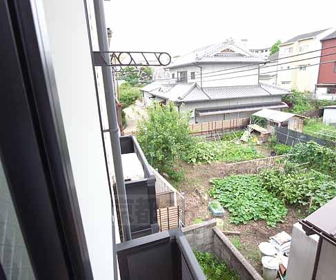 バルコニー　物干し棹をつけることができます。