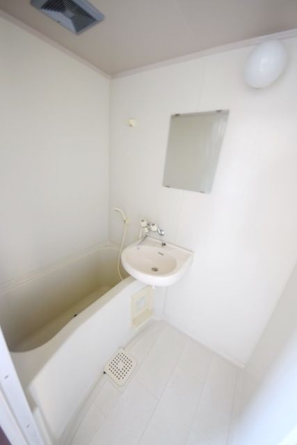 バス・シャワールーム　バスルーム