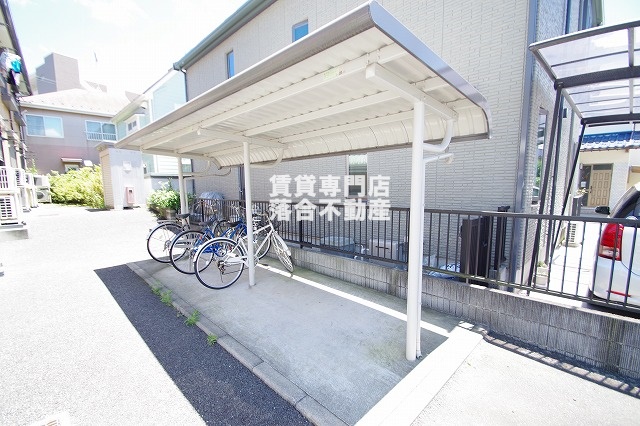 その他共有部分　敷地内駐輪場・駐車場完備