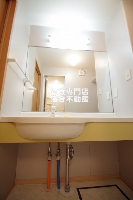 洗面設備　独立洗面化粧台付き