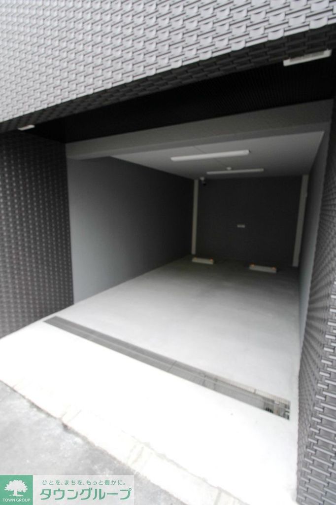 駐車場　エントランス