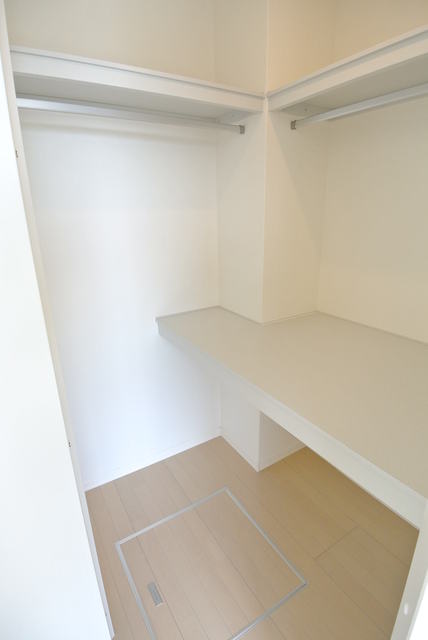 収納　ウォークインクローゼット（他室転載）