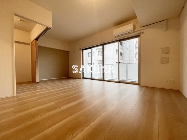 居室・リビング　開放感のあるゆったりとしたお部屋です♪