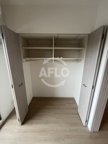 収納　スプランディッド新大阪VI　クローゼット