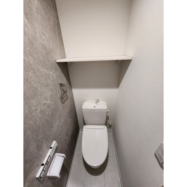 トイレ　同シリーズ物件のモデルルームになります※現況優先