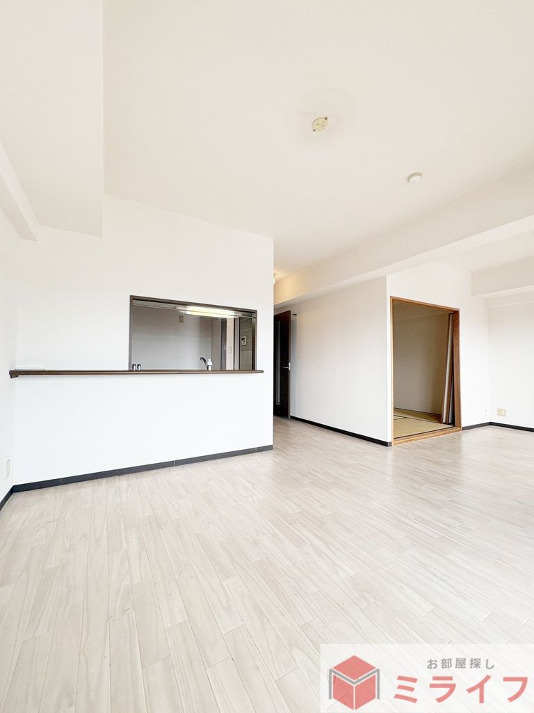 居室・リビング　ゆとりの14帖リビングで、のびのびとした暮らしを。