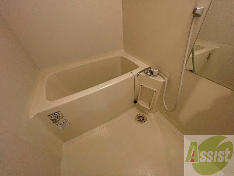 バス・シャワールーム　お風呂になります。一日の疲れを癒してくださいね。