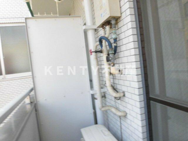 バルコニー　暖かな日差しのふりそそぐバルコニー