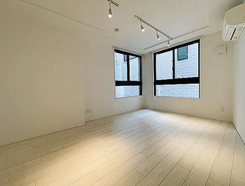 居室・リビング　☆明るい居間☆