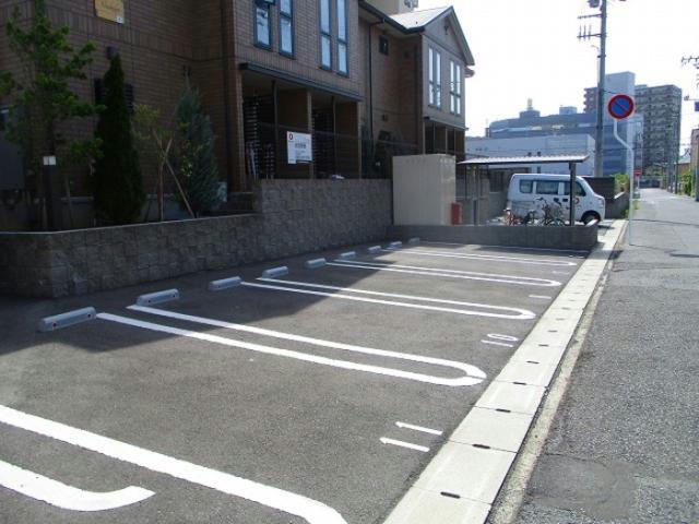 駐車場　駐車場
