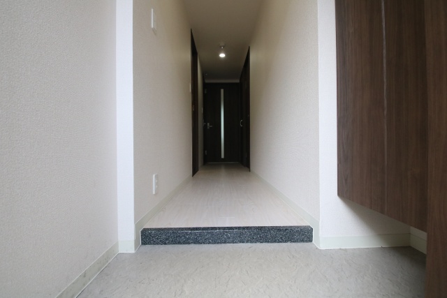 玄関　※別室の参考写真の為、現況優先です。